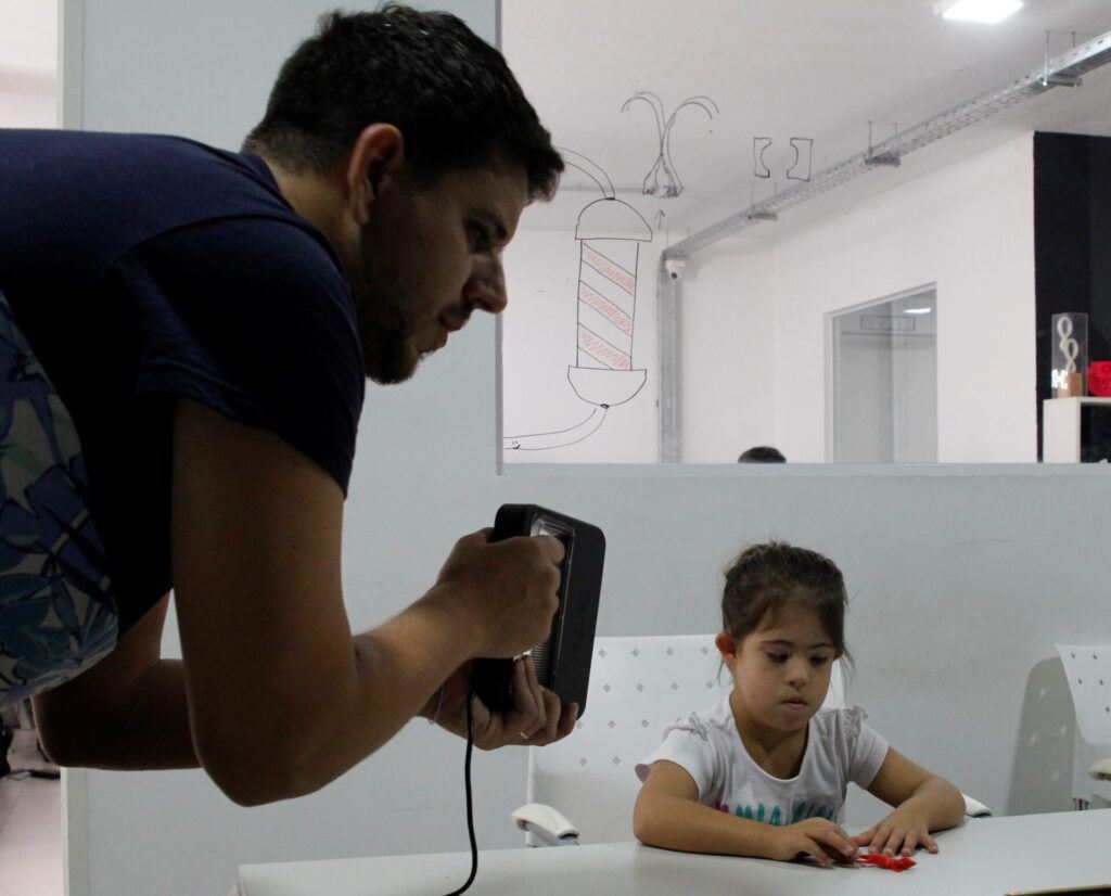 Lentes a medida impresos en 3D para la inclusión